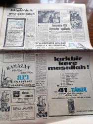 Milliyet Gazetesi - 29 Ekim 1970 - Cumhuriyetin 47. Yılı Törenlerle Kutlanıyor - Turhan Feyzioğlu Halk Sol'dan Adalet Partisinden De Bıktı Dedi - Sağlık Bakanı Vedat Ali Özkan Kolera'nın Hızı Yüzde 1'e Düştü - Bize Albayla Konuşma İzni Vermediler Rus Elçiliği İki Genci Görmek İstedi - Kraliçe Neden Kumral Veya Esmer Olsun - TİP ve Kongresi Yazanlar İsmail Cem - Evli Bir Kadının Günlüğünden Yazan Peride Celal Yazı Dizisi - Hoş Memo Karikatür Çizen Al Capp - Johnny Hazard Çizen Frank Robbins - Sahne Aşkları Leonard Starr - Maruf Bey Çizen Martin - Karaoğlan Yazan Ve Çizen Suat Yalaz - Şeytanistan Yazan Ali Yüce Yazı Dizisi - İtiraf Yazan Arthur London Yazı Dizisi - Muhammed Ali Clay Bonevana İle Karşılaşacak - Eskişehirspor Galip - Beşiktaşlı Necmi Ve Kaya'nın Jübilesi Bugün - İşte Beşiktaş'ın Değerli Futbolcusu Kaya Köstepen - Mithatpaşa Stadı