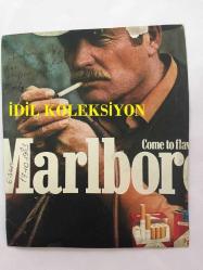 YEŞİLÇAM'IN YILDIZI FATMA GİRİK'İN BENZERİ OLAN HOSTES'İN TÜRK HAVA YOLLARI / TURKISH AIRLINES MAGAZİN DERGİSİNİN EYLÜL 1983 SAYISINDAKİ KAPAĞINDAKİ FOTOĞRAFI - DERGİNİN ÖN KAPAĞI ve FOTOĞRAFIN KAPAKTAN TIPKI BASIM YAPILMIŞ BAŞKA BİR KOPYASI, 2'Lİ SET HALİNDE - 28 x 21 cm, TIPKI BASIM FOTOĞRAF 17 x 14 cm EBADINDADIR - ARKA SAYFADA MARLBORO SİGARA REKLAMI