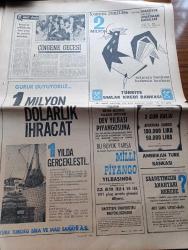 Milliyet Gazetesi - 28 Aralık 1970 -  Başbakan Süleyman Demirel Dün Rektörle Görüştü - İsmet İnönü Hatalar İktidardan Çekilmekle Ödenecektir - Eski Amerikan Elçisi Komer Açıklama Gönderdi - Türkiye Liselerarası Halk Oyunları Ve Müzik Yarışması - Burhan Felek Köşe Yazısı - Halka Dönük Namı Diğer Marksist Yazan Metin Toker - Çingene Gecesi - Evli Bir Kadının Günlüğünden Yazan Peride Celal Yazı Dizisi - Hoş Memo Karikatür Çizen Al Capp - Johnny Hazard Çizen Frank Robbins - Sahne Aşkları Çizen Leonard Starr - Allahlık Ali Bey Çizen Swan - Boncuk Karikatür Walt Disney - Murat Davman'ın Son Macerası İki Kere İki On İki Eder Yazan Ümit Deniz - Kruşçev'in Anıları - Bossa Alpaka - Fenerbahçe Hakem Engelini Aşamadı - Herkes Galatasaray İçin Çalıştı - Ankaragücü Antrenörü Sabri Kiraz - Ankaragücü Fenerbahçe'nin Şöhretinden Yılmadı Can Bartu - Coşkun Özarı