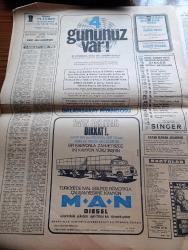 Milliyet Gazetesi - 28 Aralık 1970 -  Başbakan Süleyman Demirel Dün Rektörle Görüştü - İsmet İnönü Hatalar İktidardan Çekilmekle Ödenecektir - Eski Amerikan Elçisi Komer Açıklama Gönderdi - Türkiye Liselerarası Halk Oyunları Ve Müzik Yarışması - Burhan Felek Köşe Yazısı - Halka Dönük Namı Diğer Marksist Yazan Metin Toker - Çingene Gecesi - Evli Bir Kadının Günlüğünden Yazan Peride Celal Yazı Dizisi - Hoş Memo Karikatür Çizen Al Capp - Johnny Hazard Çizen Frank Robbins - Sahne Aşkları Çizen Leonard Starr - Allahlık Ali Bey Çizen Swan - Boncuk Karikatür Walt Disney - Murat Davman'ın Son Macerası İki Kere İki On İki Eder Yazan Ümit Deniz - Kruşçev'in Anıları - Bossa Alpaka - Fenerbahçe Hakem Engelini Aşamadı - Herkes Galatasaray İçin Çalıştı - Ankaragücü Antrenörü Sabri Kiraz - Ankaragücü Fenerbahçe'nin Şöhretinden Yılmadı Can Bartu - Coşkun Özarı