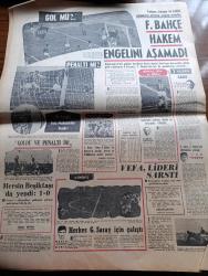 Milliyet Gazetesi - 28 Aralık 1970 -  Başbakan Süleyman Demirel Dün Rektörle Görüştü - İsmet İnönü Hatalar İktidardan Çekilmekle Ödenecektir - Eski Amerikan Elçisi Komer Açıklama Gönderdi - Türkiye Liselerarası Halk Oyunları Ve Müzik Yarışması - Burhan Felek Köşe Yazısı - Halka Dönük Namı Diğer Marksist Yazan Metin Toker - Çingene Gecesi - Evli Bir Kadının Günlüğünden Yazan Peride Celal Yazı Dizisi - Hoş Memo Karikatür Çizen Al Capp - Johnny Hazard Çizen Frank Robbins - Sahne Aşkları Çizen Leonard Starr - Allahlık Ali Bey Çizen Swan - Boncuk Karikatür Walt Disney - Murat Davman'ın Son Macerası İki Kere İki On İki Eder Yazan Ümit Deniz - Kruşçev'in Anıları - Bossa Alpaka - Fenerbahçe Hakem Engelini Aşamadı - Herkes Galatasaray İçin Çalıştı - Ankaragücü Antrenörü Sabri Kiraz - Ankaragücü Fenerbahçe'nin Şöhretinden Yılmadı Can Bartu - Coşkun Özarı