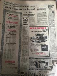 YENİ SABAH GAZETESİ 14 OCAK 1962 YIL :25 SAYI :8565---Tekel zammı yüzde 17 ile 50 arasında değişecek --İrtikap rüşvet ve ırza geçme af dışında --Alican dün Tokat ta CHP den şikayet etti --Emniyet Genelevlerinin Kaldırılması İstedi --Meçhul bir hastalık Silvan da ölüm saçıyor --Köylüler fuhuş yapan kadın için  istida verdi --Beş yıllık  mecburi tahsil : Siyavuşgil --Hayat Pahalılığına Belediye Sebep Oluyor --Saime Sinan İzmir  Radyosunda --Bugünlerde Meclise Sevk Edilecek Olan Bir Tasarı ile : Tasarruf Bonolarına Yeni Bir Şekil Veriliyor ---Togo da askeri darbe yapıldı ---Beşiktaş ,İst.Spor ile  yenişemedi :1-1--Fenerbahçe İzmir de A.Ordu dan tek puanı bile zor aldı :0-0--Feriköy ,B.Spor a şans tanımadı :3-1--Milan Palermoyu 2-0 mağlup etti --PTT:1 A.Gücü : 0---İş bulmak için evinden kaçmış --