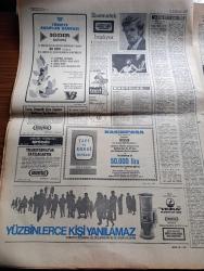 Milliyet Gazetesi - 21 Aralık 1970 - Abdi İpekçi Köşe Yazısı - Demokrat Parti Meclis'te Bir Başkan Vekilliği İstiyor - Silahı Bırak Kampanyası Büyüyor - 150 Sendika Silahı Bırak Kampanyasına Davet Edildi - Gomulka İstifa Etti - Ege Bölgesi Yine Sallandı - Türkler Köln'de Bir Erkeği Hadım Ettiler - Türkiye Liselerarası Halk Oyunları Ve Müzik Yarışması - Burhan Felek Köşe Yazısı - Vedat Dalokay Dünyanın En Büyük Camiini Yapacak - Evli Bir Kadının Günlüğünden Yazan Peride Celal Yazı Dizisi - Hoş Memo Karikatür Çizen Al Capp - Maruf Bey Çizen Martin - Johnny Hazard Çizen Frank Robbins - Sahne Aşkları Çizen Leonard Starr - Karaoğlan Yazan Ve Çizen Suat Yalaz - Murat Davman'ın Son Macerası İki Kere İki On İki Eder Yazan Ümit Deniz Yazı Dizisi - Kruşçev'in Anıları Yazı Dizisi - Bektaşi Dediğin Bir Büyük Adem Yazan Hasan Pulur - Gülriz Sururi Ve Engin Cezzar Morfin'e Başladılar - Bossa - Lider Bursaspor Beşiktaş'ı Da Devirdi - Galatasaray Ankaragücü Karşısında 1 0 Galip - Fenerbahçe