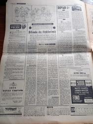 Milliyet Gazetesi - 16 Aralık 1970 - Sunay Ve İnönü'nün Demeçleri Yazan Abdi İpekçi Köşe Yazısı - İsmet İnönü Bütün Sorunların Hal Yolu Demokratik Rejimde Vardır - Süleyman Demirel İçin Onsekiz Kişi Söz İstedi - Cevdet Sunay'ın Gazetemizde Özel Demeci Anayasa Dışında Bir Çare Yoktur - Le Figaro Gazetesi Ordu Süleyman Demirel'in İstifasını İstiyor - Sovyet Venüs Aracı Gezegene Dün Ulaştı - Rumlar Girne Yolunu Kapadı - Olayların İzinde Yazan İsmail Cem - Franko Dün Olağan Üstü Hâl İlan Etti - Evli Bir Kadının Günlüğünden Yazan Peride Celal Yazı Dizisi - Hoş Memo Karikatür Çizen Al Capp - Johnny Hazard Çizen Frank Robbins - Sahne Aşkları Çizen Leonard Starr - Allahlık Ali Bey Çizen Swan - Maruf Bey Çizen Martin - Karaoğlan Yazan Ve Çizen Suat Yalaz - Murat Davman'ın Son Macerası İki Kere İki On İki Eder Yazan Ümit Deniz Yazı Dizisi - Kruşçev'in Anıları Yazı Dizisi - Milliyet Yılın Sporcusu Anketi - Jokey Ekrem Kurt - Boksör Seyfi Tatar - Futbolcu Can Bartu - Maratoncu Hüseyin Aktaş