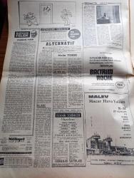 Milliyet Gazetesi - 14 Aralık 1970 - Çarşamba'nın Gelişi Yazan Abdi İpekçi Köşe Yazısı - Memurlara %30'lar Yarın Ödeniyor - Süleyman Demirel'e Daha Çok Yetkiler Verilmesi İstendi - İsmet İnönü Sanki Hükümet Yok Gibi - Sağlık Bakanı Hac Yasağı İçin Direniyor - Ülkü Ocakları Bütün Davalara Sahip Çıkacak - Kapıcılar Grevi Çalışma Bakanı Seyfi Öztürk'ün  Evinden Alındı - Burhan Felek Köşe Yazısı - 13 Dilde Şarkı Söyleyen Zaliha Londra'yı Fethediyor - Renault Fabrikalarında Günde Tam 5 Bin Araba Yapılıyor - Evli Bir Kadının Günlüğünden Yazan Peride Celal Yazı Dizisi - Karaoğlan Yazan Ve Çizen Suat Yalaz - Murat Davman'ın Son Macerası İki Kere İki On İki Eder Yazan Ümit Deniz Yazı Dizisi - Hoş Memo Karikatür Çizen Al Capp - Johnny Hazard Çizen Frank Robbins - Sahne Aşkları Çizen Leonard Starr - Allahlık Ali Bey Çizen Swan - Kruşçev'in Anıları Yazı Dizisi - Jackie Onnasis Film Çevirecek - Milli Takım Arnavutluk'u Yendi Ama Öğünemedi