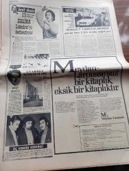 Milliyet Gazetesi - 14 Aralık 1970 - Çarşamba'nın Gelişi Yazan Abdi İpekçi Köşe Yazısı - Memurlara %30'lar Yarın Ödeniyor - Süleyman Demirel'e Daha Çok Yetkiler Verilmesi İstendi - İsmet İnönü Sanki Hükümet Yok Gibi - Sağlık Bakanı Hac Yasağı İçin Direniyor - Ülkü Ocakları Bütün Davalara Sahip Çıkacak - Kapıcılar Grevi Çalışma Bakanı Seyfi Öztürk'ün  Evinden Alındı - Burhan Felek Köşe Yazısı - 13 Dilde Şarkı Söyleyen Zaliha Londra'yı Fethediyor - Renault Fabrikalarında Günde Tam 5 Bin Araba Yapılıyor - Evli Bir Kadının Günlüğünden Yazan Peride Celal Yazı Dizisi - Karaoğlan Yazan Ve Çizen Suat Yalaz - Murat Davman'ın Son Macerası İki Kere İki On İki Eder Yazan Ümit Deniz Yazı Dizisi - Hoş Memo Karikatür Çizen Al Capp - Johnny Hazard Çizen Frank Robbins - Sahne Aşkları Çizen Leonard Starr - Allahlık Ali Bey Çizen Swan - Kruşçev'in Anıları Yazı Dizisi - Jackie Onnasis Film Çevirecek - Milli Takım Arnavutluk'u Yendi Ama Öğünemedi