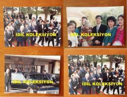 İBRAHİM TATLISES'İN ORİJİNAL 21'Lİ FOTOĞRAF SETİ - İBRAHİM TATLISES'İN 26 Aralık 1992 TÜRKMENİSTAN ZİYARETİ ve KONSERİNDEN ÇEKİLMİŞ 21 FARKLI KARE, İBRAHİM TATLISES ve DERYA TUNA'NIN BİRLİKTE OLDUĞU ANLARDAN ÖZEL KARELER, İBRAHİM TATLISES'İN TÜRKMENİSTAN Devlet Başkanı Saparmurat Niyazov ile YÖNETİCİLERİNDEN YÖRESEL KOSTÜM HEDİYELERİ ALDIĞI ve TÖRENLE KARŞILANDIĞI ÇOK ÖZEL ANLAR, İBRAHİM TATLISES KONSER VERİRKEN TÜRKMENİSTAN'LI KIZLARIN YÖRESEL KIYAFETLERLE TATLISES'İ DİNLEDİĞİ ANLAR, İBRAHİM TATLISES'İN TÜRKMENİSTAN'LI HAYRANLARINA İMZA DAĞITTIĞI ÇOK GÜZEL KARELER,  İBRAHİM TATLISES KEBAPÇIDA DÖNER KESERKEN ve İBRAHİM TATLISES SOKAKTA TÜRKMENİSTAN'LI MUHABİRE RÖPORTAJ VERİRKEN - FOTOĞRAFLAR 13 x 9 cm EBADINDADIR - DÖNEMİNE AİT ORİJİNAL BASIMLAR, ÇOK ÖZEL BİR KOLEKSİYON, TOPLAM 21 ADET FOTOĞRAF