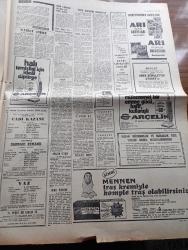 Milliyet Gazetesi - 9 Ekim 1970 - Amerika Vietnam'da Ateşin Kesilmesini İstedi - Nixon Uzak Doğu İçin Barış Planı Teklif Etti - İncirlik'e İnecek Her Yabancı Uçak Ayrı İzin Alacak - Nasır'sız  Kalan Arap Dünyası - Kemal Satır Görevini Bırakıyor - Nobel Ödülünü Rus Yazarı Alexandr Soljenitsin Aldı - NATO Görevlisi Nahit İmre İdam İsteğiyle Yargılandı - Olayların İzinde Yazan İsmail Cem Köşe Yazısı - Milliyet 1970 Türkiye Güzelini Seçiyor Adaylar Atla Beril - ABD Ortak Pazarda Telaş Yarattı - ABD Yardımı Ne Olacak - Arı Pilavlık Bulgurları - Old Spice Traş Losyonu - Arçelik Elektrik Süpürgesi - Sabri Kiraz Planlarını Tespit Etti Almanların Hünerli Gol Ayakları İşletilmeyecek - Köln'lü Milli Futbolcu Rupp Türkiye'ye En Az 3 Gol Atarız Dedi- Ünlü Jokey Ekrem Kurt İlk Kez Kilosundan Şikayet Etti - Gündüz Gözüyle Yazan Gündüz Kılıç Köşe Yazısı - Cemil Turan - Ziya Şengül - Metin Kurt - Sanlı Sarıalioğlu