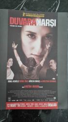 HAFTALIK ANTRAKT SİNEMA GAZETESİ -- 5 -- 11 MART 2004 -- YÜZÜKLERİN EFENDİSİ KRALIN DÖNÜŞÜ -- BAD BOYS 2 - ÇILGIN İKİLİ 2 ; MARTIN LAWRENCE , WILL SMITH -- DUVARA KARŞI ; SİBEL KEKİLLİ , BİROL ÜNEL , GÜVEN KIRAÇ VE MELTEM CUMBUL -- SİNEMA DEFTERİ - NESLİHAN DENGİZ , YAZ MEVSİMİ AŞKI ; GENE KELLY , KATHRYN GRAYSON , MARY ASTOR , JOSE ITURBİ -- UMA THURMAN -- ANGELA ; DONATELLA  FİNOCEHİARO , ANDREA Dİ STEFANO , MARİO PUPELLA , ERASMO LOBELLO -- HESAPLAŞMA ; BEN AFFLEEK , AARON ECKHART , UMA THURMAN , PAUL , GİAMATTİ , COLM FEORE -- MONA LİSA GÜLÜŞÜ ; JULİA ROBERTS , KİRSTEN DUNST , JULİA STİLES , MAGGİE GYLLENHAAL -- AYI KARDEŞ -- İNAT HİKAYELERİ ; TUNCEL KURTİZ , SABRİ TUTAL , KEMAL GÜLTEKİN , ALİ BAŞKAN , ASLI SULAN , REYHAN ULU  -- SON ŞANS ; WILLIAMH MACY , MARİA BELLO , ALEC BALDWIN -- AŞKTA HERŞEY MÜMKÜN ; JACK NICHOLSON , DIANE KEATON , KEANU REEVES ..