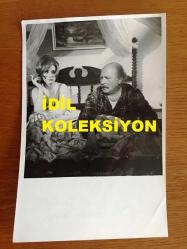 YEŞİLÇAM'IN YILDIZI SEVDA FERDAĞ'IN ORİJİNAL 3'LÜ FOTOĞRAF SETİ - 18 x 12 cm EBADINDA - SİYAH & BEYAZ - SEVDA FERDAĞ'IN ''KARDEŞ KAVGASI'' (1967) İSİMLİ FİLMİNDEN NUBAR TERZİYEN, YUSUF SEZGİN ve HÜLYA KOÇYİĞİT İLE ÇEKİLMİŞ 3 ÖZEL KARE - 1960'LARDAN 3 FOTOĞRAF