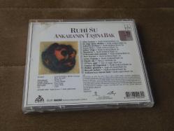 RUHİ SU - ANKARA'NIN TAŞINA BAK -ÇOK TEMİZ DÖNEM BASKISI MÜZİK CD SİDİR.