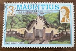 Mauritius Pulu - Mauritius Stamp - Mektup Zarfından Kesilmiş  / Postadan Geçmiş Pul Filateli - Damgalı -  KRALİÇE II. ELIZABETH RESİMLİ , PLACE D'ARMES MEYDANI 1880 TEMALI PUL, 3 PARA - YABANCI PULLAR,  NOSTALJİK DOĞUM GÜNÜ HEDİYESİ