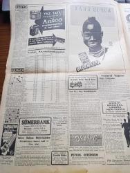 Cumhuriyet Gazetesi - 11 Mayıs 1950 - İhap,Ortadoğu'nun Emniyetini Sağlamak İçin Yazan Abidin Daver Köşe Yazısı - Nazım Hikmet'in Affedilmeyişini Protesto İçin Şair Orhan Veli Ve İki Arkadaşı da Açlık Grevine Girecek - Seçim Propagandaları Dün Akşam Sona Erdi - 19 Mayıs Gençlik Bayramı Hazırlıkları - Sunderland İngiliz Takımı Bugün Geliyor - Eski Afyon Milletvekili General Sadık Aldoğan Dün Tahliye Edildi - Truman'ın Dün Yaptığı Konuşma - Hitler Tibet'te Bir Manastırda İmiş - Florence Nightingale Tesisleri - Mussolini'nin Yanında Sakladığı Mühim Vesikaların Macerası - Şiirde Meselcilik Yazan İsmail Habib Sevük - Kısmet Nakleden Hatice Vildan Yazı Dizisi - Küçük Hikaye Yazan İlhan Tarus - Beynelmilel Bebek Sergisinin İlk Bebekleri Gelmeye Başladı - İstanbul Ankara Radyosu Programı - Bulmaca - Nevrozin Ağrı Kesici - Prestige Otomatik Tencereleri - Yalova Kaplıcaları Açıldı - Filiz Naylon Çorap - Miele Bisikletleri - Turner Harman Makinası - Baysal Çiçek Mağazası - Ansco Fotoğraf Makinesi