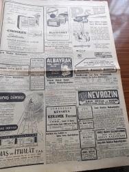Cumhuriyet Gazetesi - 15 Mayıs 1950 - Alnımızın Akı İle Yazan Abidin Daver Köşe Yazısı - Seçim Tam Bir Sükun İçinde Geçti İştirak Nisbeti Bütün Tahminleri Aştı - Seçime İştirak Nisbeti Yüzde Sekseni Geçiyor - Rum Patriği Athenagoras Reyini Kullanırken - Vali Ve Belediye Reisi Fahrettin Kerim Gökay Hücrede Fotoğraf - İllerden Gelen İlk Neticeler - Yurtta Dün Baskısız Bir Seçim Yapıldı - Seçimler Ve Yabancı Çevreler - Tayyare Şehitleri İçin Fatih Tayyare Abidesi Önünde Tören Yapılacak - Milletlerarası Futbol Karşılaşmaları - Posta Güvercini Yazan Kerime Nadir Yazı Dizisi - Birleşmiş Milletler Genel Sekreteri Trygve Lie'nin Moskova'ya Götürdüğü Projeler - Beşiktaş Takımı Amerika'ya Hareket Etti - Seçim Gününe Ait Memleket İntibaları - Reyler Veren Nineler Dedeler ve Aliller -  Üç Silahşörler Yazan Alexandre Dumas Çizgi Roman - İstanbul Ankara Radyosu Programı - Albayrak Pirinç Ve Hububat Unları - Orion Radyoları - Hoover Elektrikli Çamaşır Makineleri - Touring Bisiklet
