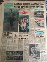 YENİ SABAH GAZETESİ 2 ŞUBAT 1964 YIL :26 SAYI :8942---Amerika nın  teklifini kabul ettik ---AP sözcüsü ,yeni vergilerin halkı ezeceğini  söyledi ---Spaak arabulucu adayı--Rumlar mayın döşüyor --Kıbrıslı Türkler Fenerbahçeli oldu --Güneydoğu da Anadolu da şiddetli  kış  hüküm sürüyor --Antrenör Szekelly 140 ay hapis  yatacak ---Huzur  kumkuması : Siyavuşgil --Johnson un planı Rusya  tarafından dün kabul edildi --Kanserci  Doktor un aletlerine el kondu ---Galatasaray ,İst .Sporu 2-0 Yendi --Feriköy e 2-0 mağlup olan Beykoz tehlikeli  bölgeye girdi --PTT ,A.Gücünü 3-1 Mağlup Etti --Adana da Demirspor galip Mersin de  İd.Yurdu berabere --Ülküspor :2 iz.D.Spor :0 ---Nerde o Ramazan  eğlenceleri ---Ve Zeki Müren le G.Arsoy  öpüştüler ---Sevim Erdi ,Erol Deranla evlendi --Fenerbahçeliler Galatasaraylı Tarık hemen her maçta  sakatlanıyorlar --Nasıl Meşhur Oldular ?--Tokyo da herşey  hazır ---Bizim kardan adamlar ne yapacak ?--Makarios Diretiyor --Suni gübre fiyatına zam yapılıyor --