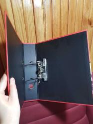 Büyük Kırmızı Dosya Klasörü Karikatür