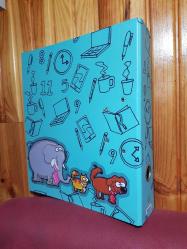 Büyük Mavi Dosya Klasörü Karikatürlü