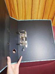 Büyük Mavi Dosya Klasörü Karikatürlü