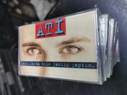 ATİ ŞARKILARDA BİLE YANLIŞ YAPTIM KASET SIFIR AMBALAJINDA