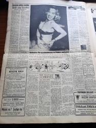 Yeni Sabah Gazetesi - 4 Mayıs 1954 - Demokratların Zaferi Yazı Yeni Sabah Gazetesi - Demokrat Parti 491 Halk Partisi 28 Cumhuriyetçi Millet Partisi De 5 Mebusluk Kazandılar - 10. Devre Millet Meclisi 14 Mayıs'ta Toplanacak - Mecidiyeköy İle Yenikapı Arasında Metro Tesisleri İçin İlk Sondaj Yapıldı - Basketbol Maçları - Ramazan Sohbetleri - Demokrat Parti Ve CHP İl Başkanlarının Demeci - Sevil Gülü Yazan Earl Lordrey Yazı Dizisi - Kırık Kalp Hazırlayan Stan Drake Çizgi Roman - Yersiz Kuruntu Ve Üzüntüye Çare Yazan A.J. Cronin - Hacivat İle Karagöz - Amerikan Dışişleri Bakanı John Foster Dulles'ın İstifa Edeceği Haberi Yalanlandı - Pulitzer Mükafatı - Hollywood'un Pin Müsabakaları Ve Fotoğraf Matineleri - Hz. Hasan Ve Hüseyin Yazan Kadircan Kaflı - Büyükşehir Asker Gruenther Yazan Muammer Kaylan - Lale Oraloğlu Puro Tuvalet Sabunu Kullanıyorum Diyor - Güller Açınca Çizgi Roman - Gripin - Vel Çit Yağlı Krem Saç Boyası - Mobilgas