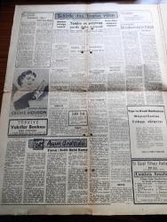 Zafer Gazetesi - 30 Aralık 1954 - Mısır'da Zirai Reform Yazan Mümtaz Faik Fenik Köşe Yazısı - Başvekil Adnan Menderes Türk Arap Dostluğunu Daha Da Kuvvetlendirmiştir - Başvekil Adnan Menderes'in İstanbul'da Tetkikleri - Ürdün Sefiri Ekselans Abdülmecid'in Beyanatı - Mahsul Devresi İçin Tedbirler Alınıyor - Fransız Hükümeti Bugün Güven Oyu İsteyecek - Troçki'nin Katili Jacques Mornand Yakında Serbest Bırakılacaktır - Ayın Ondördü Yazan Refik Halid Karay Yazı Dizisi - Kanserin İlacı Yazan Orhan Seyfi Orhon Köşe Yazısı - Silvana Panpanini Çevirmiş Olduğu Filmlerin Birinde Cüretkar Bir Sahne Fotoğraf - Şerefli İhanet Yazanlar F. Owen H. Franke - Efsanevi Bir Servetin Sahibi S. Onasis - Beşiktaş Ankara'ya Geliyor - Kayak Hakem Öğrenen Kursu Haftaya Açılıyor - Basketbol Teşvik Turnuvası Notları - Ankara İstanbul İzmir Radyosu Programı - Nigar Uluerer Gümüş Palas Aile Salonunda