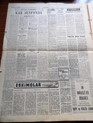 Yeni Ulus Gazetesi - 2 Şubat 1954 - İki Propaganda Yazan Hüseyin Cahit Yalçın Köşe Yazısı - Almanya'ya Dair Sovyet Teklifleri - Viet Minh Kuvvetleri İlerliyor - Amerikan Uçakları Bir Mig Düşürdü - CHP Genel Sekreteri Kasım Gülek Kilis'ten Adana'ya Gitti  - Petrolde Devlet Hissesi Yazan Nihat Erim Köşe Yazısı - Şu Döviz Kılığında Yazan Vedat Dicleli - Londra'da Bir Cami - Eskimolar Yazan Hans Reusch Yazı Dizisi - Kar Senfonisi Yazan Selahattin Batu Köşe Yazısı - Petrolde Devlet Hissesi - Bir Dil Nasıl Öç Alır Yazan Bülent Ecevit Köşe Yazısı - Sonya Işık Kraliçesi Seçildi - Çerkes Ethem - Pasifik Kahramanları Anlatan Ronald Mckie Yazı Dizisi - Ankara İstanbul Radyosu Programı - Cemiyet Hayatı - Hayatta Muvaffak Olmanın Sırları - Lig Maçlarının İkinci Devresinin Akıbeti Yarın Belli Olacak - Ruslar İsveç Güreşçilerini 27 5 Mağlup Etti - Sabite Tur Gülerman Büyük Sinemada
