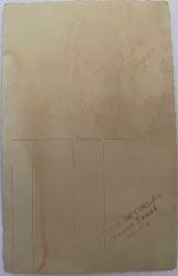 Kız bebekleriyle poz veren Anne-Baba  fotoğrafı. FOTO İSTİKLAL Hasan Şenol  ISPARTA ,ORİJİNAL SİYAH & BEYAZ, 11 x 8 cm EBADINDA - 1940'LAR, 1950'LER, 1960'LAR ve 1970'LER