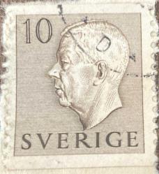 İsveç Pulu - Sweden ( Sverige ) Stamp - Mektup Zarfından Kesilmiş  / Postadan Geçmiş Pul Filateli - DAMGALI - KRAL GUSTAF VI. ADOLF TEMALI PUL, 10 PARA - YABANCI PULLAR-NOSTALJİK DOĞUM GÜNÜ HEDİYESİ