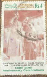Pakistan Pulu - Pakistan Stamp - Mektup Zarfından Kesilmiş / Postadan Geçmiş Pul Filateli - DAMGALI - SELAM DURAN ASKERLER TEMALI PAKİSTAN PULU , 4 PARA - YABANCI PULLAR, NOSTALJİK DOĞUM GÜNÜ HEDİYESİ