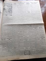 Cumhuriyet Gazetesi - 26 Nisan 1954 - Mitingden İntibalar Yazan Doğan Nadi Köşe Yazısı - Başbakan Adnan Menderes En Mühim Seçim Nutkunu İzmir'de Söyledi - Cenevre Konferansı Bugün Açılıyor - Galatasaray Vefa'yı Dün 3 1 Mağlup Etti - Mareşal Tito Trieste Hakkında Yeni Bir Teklifte Bulundu - İsmet İnönü Başbakan Adnan Menderes'e Cevabı - Mersin Limanının Temel Atma Töreni Dün Yapıldı - İllerde Dün Yapılan Mitingler - İstanbul'da Yapılan Demokrat Parti Ve Cumhuriyet Halk Partisi Mitingleri - Türkiye Mısır Atletizm Karşılaşması - İnce Memed Yazan Yaşar Kemal Yazı Dizisi - 1954 Cannes Sinema Festivali Yazan Aydemir Balkan Yazı Dizisi - Başıbozuk Ressamlar Yazan Bedri Rahmi Eyüboğlu Köşe Yazısı - Yeni Telefon Santralları Açıldı - Müslüman Devletler İktisad Konferansı - Arap Birliği Genel Sekreteri Abdülhalik Hassune General Franco İle Görüştü - Komünist Çin'de Bütün Gıda Maddeleri Vesikaya Tabi Tutulacak - Büyük Adli Hatalar Koca Katili Çeviren Mazhar Kunt Yazı Dizisi - Philips