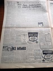 Cumhuriyet Gazetesi - 8 Mayıs 1954 - Hırs Belası Yazan Nadir Nadi Köşe Yazısı - CHP'de Beliren Fikir İhtilafları Patlak Verdi - Malatya Seçimi - 20 Şehit Neredesin Avukatı Naboland'ın Satılmasını İstedi - Çocuk Müsabakamız - Ruslar NATO'ya Alınmıyor - Cumhuriyet Gazetesi 30 Yaşına Bastı - Rus Notasına Dün Cevabımızı Gönderdik - Hindiçini'de Dien Bien Fu Kalesi Düştü - Tokyo'da Dünya Serbest Güreş Şampiyonası - İnce Memed Yazan Yaşar Kemal Yazı Dizisi - Boğaza Yapılacak Asma Köprüyü Amerikalılara Yapmaya Talip - Irak'ta Komünistlerle Mücadele Şiddetlendi - Truman Amerikan Dış Siyasetini Tenkid Etti - Film Yıldızı Ayfer Feray Puro Tuvalet Sabunu Kullanıyorum Diyor - Basketbol Maçlarında 19 Seyirciden 5000 e Yazan Cem Atabeyoğlu - Büyük Adli Hatalar Katil Kim Çeviren Mazhar Kunt Yazı Dizisi - İngiltere'nin Kral Kupası Maçından Enteresan Notlar - 117 Numaralı Ajan Yazı Dizisi - Sarayların Aşk İlahesi Desiree Yazan Annemarie Selinko Yazı Dizisi - Tursil - Leonard Buzdolabı