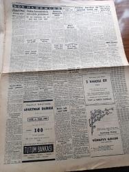 Cumhuriyet Gazetesi - 8 Mayıs 1954 - Hırs Belası Yazan Nadir Nadi Köşe Yazısı - CHP'de Beliren Fikir İhtilafları Patlak Verdi - Malatya Seçimi - 20 Şehit Neredesin Avukatı Naboland'ın Satılmasını İstedi - Çocuk Müsabakamız - Ruslar NATO'ya Alınmıyor - Cumhuriyet Gazetesi 30 Yaşına Bastı - Rus Notasına Dün Cevabımızı Gönderdik - Hindiçini'de Dien Bien Fu Kalesi Düştü - Tokyo'da Dünya Serbest Güreş Şampiyonası - İnce Memed Yazan Yaşar Kemal Yazı Dizisi - Boğaza Yapılacak Asma Köprüyü Amerikalılara Yapmaya Talip - Irak'ta Komünistlerle Mücadele Şiddetlendi - Truman Amerikan Dış Siyasetini Tenkid Etti - Film Yıldızı Ayfer Feray Puro Tuvalet Sabunu Kullanıyorum Diyor - Basketbol Maçlarında 19 Seyirciden 5000 e Yazan Cem Atabeyoğlu - Büyük Adli Hatalar Katil Kim Çeviren Mazhar Kunt Yazı Dizisi - İngiltere'nin Kral Kupası Maçından Enteresan Notlar - 117 Numaralı Ajan Yazı Dizisi - Sarayların Aşk İlahesi Desiree Yazan Annemarie Selinko Yazı Dizisi - Tursil - Leonard Buzdolabı