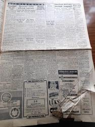 Cumhuriyet Gazetesi - 12 Mayıs 1954 - Said Faik Abasıyanık Evvelki Gece Vefat Etti - Bari Sen Yap Yazan Nadir Nadi Köşe Yazısı - Millet Meclisinin İlk İçtimai İçin Hazırlık - Hindiçinide Komünist Taarruzu Bekleniyor - Fransa'da Hükümet Tehlikede - Amerika'nın Yakın Şark Elçileri Dün Toplandılar - Demirperde Gerisinde Kızılların Korkusu - Bir Amerikan Şirketine Daha Petrol Arama İzni Verildi - Boğazda Asma Köprü - İnce Memed Yazan Yaşar Kemal Yazı Dizisi -  Sovyet Rusya'da Çok Mühim Bir Röportaj Yazan Marshall Mac Duffie Yazı Dizisi - Şehir Hat Vapur Tarifesine Zam Yapılıyor - Macaristan'da Komünist Lider Rakosi'nin Portreleri Bütün Resmi Binalardan Kaldırıldı - Amerika'da McCarthy Aleyhinde Kampanya - Sait Faik Abasıyanık'ın Bir Hikayesi Sivri Ada Geceleri - Büyük Adli Hatalar Eczacı Danval'in Feci Macerası Çeviren Mazhar Kunt Yazı Dizisi -  Tarihte Çapkın Kadınlar 1 Çariçe Katerina Derleyen Hamdi Varoğlu - Sarayların Aşk İlahesi Desiree Yazan Annemarie Selinko Yazı Dizisi