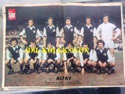 HAYAT SPOR DERGİSİ - 6 NİSAN 1977 - SAYI: 14 - ALTAYSPOR 1977 TAKIM KADROSU POSTERİ - KOCAELİSPOR 1977 TAKIM KADROSU POSTERİ - EDİRNESPOR 1977 TAKIM KADROSU POSTERİ - VEYSEL SERÇE - FENERBAHÇE 1 - 1 BEŞİKTAŞ, DERBİDE BERABERLİK - TARIK ÇALDIRAN, NECATİ KASAPOĞLU - EROL ÖZGÜÇ - GARRINCHA - HALİT KIVANÇ - MERİHLİ OLİMPİYATLARDA - AHMET SUAT ÖZYAZICI - ERDEN GÜLEY - BAYAN SARI KART LAKAPLI KADIN HAKEM ELMAS SARGIN - SALİH SEZER - ABDULLAH YALÇIN - SEVDA KARACA - NAZIM KOKA - CEM ATABEYOĞLU - EROL BÜYÜKBURÇ TOTO OYNADI - HAKAN ORTAGÜN - BASKETBOL 2. LİG ŞAMPİYONU MUHAFIZGÜCÜ - SABRİ OZÜN LÜKSEMBURG'DA YÜZME YARIŞINDA - AYFER HORTAŞÇU - ERDEN GÜLEY - CEM ATABEYOĞLU - ARKA KAPAK ELMAS SARGIN - POSTERLİ TAM TAKIM 32 SAYFA SPOR DERGİSİ