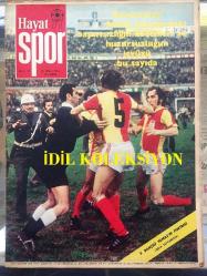 HAYAT SPOR DERGİSİ - 24 NİSAN 1974 - SAYI: 8 - FENERBAHÇE'Lİ YILMAZ ŞEN POSTERİ - ÇORUMSPOR 1974 TAKIM KADROSU POSTERİ - GALATASARAY - HÜNER ŞARMAN - REHA EKEN - DR. TARIK ÖZERENGİN - VOLKAN YİĞİT - BİLGİ TÜTE - MUHARREM ATİK - TÜRKİYE LİSELERARASI KIZ  BASKETBOL ŞAMPİYONASI URLA TAKIMI - BEŞİKTAŞ - MERSİN, ALTAYSPOR'A MAĞLUP - TALAT TOKAT - PERMA-SHARP REKLAMI - ALAETTİN METİN - CEM ATEBEYOĞLU - ÖMER KARADAĞ - JOHANN CRUYFF - ARKA KAPAK, BOLUSPOR' NURİ ARTIŞ - POSTERLİ 32 SAYFA TAM TAKIM DERGİ