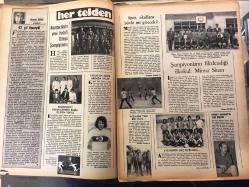 HAYAT SPOR DERGİSİ - 2 TEMMUZ 1975 - SAYI: 27 - CİLT: 4 - ADANASPOR 1975 TAKIM KADROSU POSTERİ - FENERBAHÇE ve DİDİ - FENERBAHÇE FUTBOL OKULU ve BİLİMSEL EĞİTİME YÖNELDİ - ALİ HOŞFİKİRER, ADANA MEKTUBU - VOLKAN YİĞİT, ANKARA MEKTUBU - OKAN YÜKSEL, İZMİR MEKTUBU - KEMAL RIFAT - KUBİLAY GASPIRALI - HİKMET KARABAY - TUNCER ALTINTAŞ - SABRİ HOCA - KAZIM KANAT - GÜVEN KUYUMLU - GALATASARAY'IN 1922'DE KAZANDIĞI BÜYK ZAFER - YUSUF ZİYA BEY - REFİK OSMAN - RAUF HASAĞASI - BIJORN BORG - ARKA KAPAK: FENERBAHÇE'NİN DEV PİYANGO REKLAMI - POSTERLİ 32 SAYFA TAM TAKIM DERGİ
