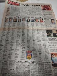 SABAH MELODİ GAZETESİ VE SABAH TELERAMA GAZETESİ KADINLARA ÖZEL - 23 Ocak 1996 -Karikatürler-Walt Disney/Boncuk-Mort Walker-Dick Browne/Bizim Aile-Tom Armstrong/Marvin-Graham Allen-John Dodd/Kral Kedi-Süleyman Turan/Dön Artık-Astroloji-Bülent Kısa-Klinik-Meltem Pusat-Telerama Programı-Sabah Filmleri-Öğlen Filmleri-Akşam Filmleri-Erdoğan Sevgin-nur ger-türkiye giyim sanayicileri-galatasaray-beşiktaş-ezeli rekabet-konuşma seçildi sivilce-mahallenin muhtarları-behiye-ibrahim tatlıses-geyve cezaevi-fehriye erdal-yasemin yalçın-erdal inönü-nurseli idiz-enrico macias-32 gün-mehmet Ali birand-gezelim görelim-nuray yılmaz-orhan gencebay-tgrt-nejat uygur-ilyas salman-ertem eğilmez-şener şen-adile naşit-türker inanoğlu-ahmet özhan-sibel turnagöl-magazin-haftanın konseri-haberler-akşam klipleri-erkek güzeli sefil bilo-yaz ateşi