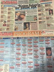 SABAH MELODİ GAZETESİ VE SABAH TELERAMA GAZETESİ KADINLARA ÖZEL - 23 Ekim 1994 -Karikatürler-Walt Disney/Boncuk-Mort Walker-Dick Browne/Bizim Aile-Tom Armstrong/Marvin-Graham Allen-John Dodd/Kral Kedi-Süleyman Turan/Dön Artık-Astroloji-Bülent Kısa-Klinik-Meltem Pusat-Telerama Programı-Sabah Filmleri-Öğlen Filmleri-Akşam Filmleri-Erdoğan Sevgin-Ali Öztük-Silver Soba-İbrahim Tatlıses-Zülfü Livaneli-Kadınlar Matinesi-Bizimkiler-Rüstem Batum’la 360 derece-Çiller Onur-Ümit Besen-Hülya Erçel-Kenan Onuk-Spor Pazarı-Can Bartu-Kayıp Aranıyor-Küçük Havva 38 yıl sonra ailesini buldu-MTV ödülleri-Michael Jackson-Madonna-Mesut Yılmaz-Ardan Zentürk-Eyüp Aşık-Yalçın Menteş-Hamdi Alkan-Esin Karakaya-Volkan Saraçoğlu-Binnaz Onel-Mutlu Polat-Devriye-Kudret Sabancı-İlkay Çağlayan-Süper Çocuklar-sevcan Sarımola-Metin Özülkü-Buket Dereoğlu-Nurdan Torun-Mustafa Sandal-Özkan Uğur-Volkan Severcan-Bizim Mahalle-Gendekor Ahşap-Mehmet Ali Erbil-a la Luna-İlyas Salman-Robert De Niro-Jodie Foster-Jessica Tandy
