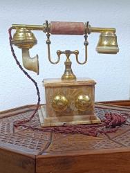 1950-1960 YILLARI MERMER GÖVDELİ AHİZELİ ÇEVİRMELİ TELEFON