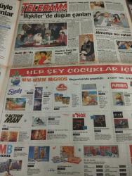 SABAH MELODİ GAZETESİ VE SABAH TELERAMA GAZETESİ KADINLARA ÖZEL - 3 Kasım 1996 -Karikatürler-Walt Disney/Boncuk-Mort Walker-Dick Browne/Bizim Aile-Tom Armstrong/Marvin-Graham Allen-John Dodd/Kral Kedi-Süleyman Turan/Dön Artık-Astroloji-Bülent Kısa-Klinik-Meltem Pusat-Telerama Programı-Sabah Filmleri-Öğlen Filmleri-Akşam Filmleri-Erdoğan Sevgin-Emine beder-mutfak sohbetleri-beko-bugün ne yapalım-ilişkiler-arif ile oya-harika avcı-aysu kaya-atatürk-neslihan yargıcı-gülriz sururi-moda-almanya-gurbetçiler-migros-iki yabancı-hakan ural-filiz akın-kadir inanır-orhan aksoy-dalgıç okulu-azizler evi-son dövüş-kayıp aranıyor-gurbetçiler-ana haber-politika kulvarı-Barış manço-fikret hakan-türkan şoray-zeyna-hüsnü Bey amca-yıldız savaşları-çizgili harikalar diyarı-küçük deniz kızı-çocukların düşü-gece haberleri-sahte para-huzura doğru