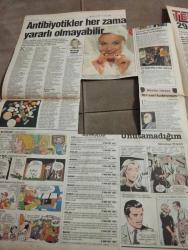 SABAH MELODİ GAZETESİ VE SABAH TELERAMA GAZETESİ KADINLARA ÖZEL - 29 Ekim 1996 -Karikatürler-Walt Disney/Boncuk-Mort Walker-Dick Browne/Bizim Aile-Tom Armstrong/Marvin-Graham Allen-John Dodd/Kral Kedi-Süleyman Turan/Dön Artık-Astroloji-Bülent Kısa-Klinik-Meltem Pusat-Telerama Programı-Sabah Filmleri-Öğlen Filmleri-Akşam Filmleri-Erdoğan Sevgin-Deniz arcak-dans albümü-cumhuriyeti seviyoruz-aslan kadını-atasay altın-emine beder-sofra dergisi-atatürk-29 ekim-cumhuriyeti-kaldırımda vahşet-ayşenur yazıcı-bir Demet tiyatro-demet akbağ-yılmaz erdoğan-selahattin önkibar-yüksek tansiyon-ayşe Ege soy-cennet-bir aile komedisi-onurlu ve lanetli-aşk hırsızları-hülya avşar-mahallenin muhtarları-cumhuriyet bayramı-özel bir dedektif-ilyas salman-dedektif köpek-sarı çiçek sokağı-küçük mücahit-yaşasın cumhuriyet-sahte dünyalar-bayram mesajları-yalan rüzgarı-bizimkiler