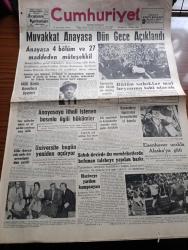 Cumhuriyet Gazetesi - 13 Haziran 1960 - Muvakkat Anayasa Dün Gece Açıklandı - Anayasa 4 Bölüm Ve 27 Maddeden Müteşekkil - Milli Birlik Komitesi Üyeleri - Devlet Vekili Amil Artus - Sille Barajı Çok Sade Merasimle Dün açıldı - Anayasaya İthali İstenen Basınla İlgili Hükümler - Üniversite Bugün Yeniden Açılıyor - Bütün Sabıklar Mal Beyanına Tabi Olacak - Sabık Devirde Dış Memleketlerde Bulunan Talebeye Yapılan Baskı - Fenerbahçe Galip Beşiktaş'ın Şampiyon - Yıldızlar Mahallesinde Komiserdim Beverly Hills Yazan Clinton Anderson Yazı Dizisi - Dümensiz Gemi Yazan Rikkat Köknar Yazı Dizisi - Lübnan'da Parlamento Seçimleri Dün Başladı - Suriye'de Petrol Bulundu - Kral Zago Hatıratını Bitiriyor - Koruyucu Melekler Aşkın Gözleri Çizgi Roman - Resimli Roman Başkasının Günahı Çizen Yves Sayol - Televizyon Neşriyatı Çocuklara Zararlı Mı - Bulmaca - Adını Kaybeden Adam Çeviren Hatice Vildan Yazı Dizisi - Bay Oscar Karikatür - Profesör Nimbüs'ün Maceraları Çizgi Roman - Fikret Kırcan