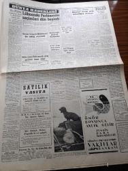 Cumhuriyet Gazetesi - 13 Haziran 1960 - Muvakkat Anayasa Dün Gece Açıklandı - Anayasa 4 Bölüm Ve 27 Maddeden Müteşekkil - Milli Birlik Komitesi Üyeleri - Devlet Vekili Amil Artus - Sille Barajı Çok Sade Merasimle Dün açıldı - Anayasaya İthali İstenen Basınla İlgili Hükümler - Üniversite Bugün Yeniden Açılıyor - Bütün Sabıklar Mal Beyanına Tabi Olacak - Sabık Devirde Dış Memleketlerde Bulunan Talebeye Yapılan Baskı - Fenerbahçe Galip Beşiktaş'ın Şampiyon - Yıldızlar Mahallesinde Komiserdim Beverly Hills Yazan Clinton Anderson Yazı Dizisi - Dümensiz Gemi Yazan Rikkat Köknar Yazı Dizisi - Lübnan'da Parlamento Seçimleri Dün Başladı - Suriye'de Petrol Bulundu - Kral Zago Hatıratını Bitiriyor - Koruyucu Melekler Aşkın Gözleri Çizgi Roman - Resimli Roman Başkasının Günahı Çizen Yves Sayol - Televizyon Neşriyatı Çocuklara Zararlı Mı - Bulmaca - Adını Kaybeden Adam Çeviren Hatice Vildan Yazı Dizisi - Bay Oscar Karikatür - Profesör Nimbüs'ün Maceraları Çizgi Roman - Fikret Kırcan