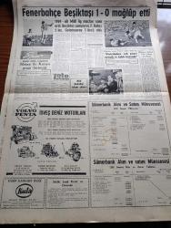 Cumhuriyet Gazetesi - 13 Haziran 1960 - Muvakkat Anayasa Dün Gece Açıklandı - Anayasa 4 Bölüm Ve 27 Maddeden Müteşekkil - Milli Birlik Komitesi Üyeleri - Devlet Vekili Amil Artus - Sille Barajı Çok Sade Merasimle Dün açıldı - Anayasaya İthali İstenen Basınla İlgili Hükümler - Üniversite Bugün Yeniden Açılıyor - Bütün Sabıklar Mal Beyanına Tabi Olacak - Sabık Devirde Dış Memleketlerde Bulunan Talebeye Yapılan Baskı - Fenerbahçe Galip Beşiktaş'ın Şampiyon - Yıldızlar Mahallesinde Komiserdim Beverly Hills Yazan Clinton Anderson Yazı Dizisi - Dümensiz Gemi Yazan Rikkat Köknar Yazı Dizisi - Lübnan'da Parlamento Seçimleri Dün Başladı - Suriye'de Petrol Bulundu - Kral Zago Hatıratını Bitiriyor - Koruyucu Melekler Aşkın Gözleri Çizgi Roman - Resimli Roman Başkasının Günahı Çizen Yves Sayol - Televizyon Neşriyatı Çocuklara Zararlı Mı - Bulmaca - Adını Kaybeden Adam Çeviren Hatice Vildan Yazı Dizisi - Bay Oscar Karikatür - Profesör Nimbüs'ün Maceraları Çizgi Roman - Fikret Kırcan