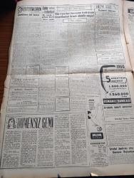 Cumhuriyet Gazetesi - 24 Haziran 1960 - İkisi Arasında Koca Bir Gam Var Yazan Nadir Nadi Köşe Yazısı - Devlet Başkanı Cemal Gürsel Gazete Sahip Ve Başyazarları İle Bir Toplantı Yaptı - Bakanların Kurulunun Aldığı Mühim Bir Karar - Partilerin Ocak Ve Bucak Teşkilatı Kaldırılacak - Bütün Yurtta Polis İle Millet Elele Verdi - Topkapıda İsmet İnönü Paşaya Karşı Suikast Teşebbüsünü Önleyen Binbaşı Kenan Bayraktarın İfşaatı - Kayıp Talebelerle İlgili Yeni Bir Açıklama - Yurt Dışındaki Türkler De Hazineye Yardıma Koşuyor - Yıldızlar Mahallesinde Komiserdim Beverly Hills Yazan Clinton Anderson Yazı Dizisi - Dümensiz Gemi Yazan Rikkat Köknar Yazı Dizisi - Japon Başbakanı Kişi Nihayet İstifasını Verdi - Japonya'da Komünistler Dövüştü- Fidel Castro Aleyhtarı Bir Cephe Kuruldu - Resimli Roman Başkasının Günahı Çizen Yves Sayol - 1960 Plaj Modası - Koruyucu Melekler Aşkın Gözleri Çizgi Roman - Şampiyon Beşiktaş Yazan Haluk San Yazı Dizisi - 598. Kırkpınar Güreşleri Bugün Edirne'de Başlıyor