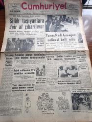 Cumhuriyet Gazetesi - 28 Haziran 1960 - Şakşakçı Basına Paydos Diyelim Yazan Nadir Nadi Köşe Yazısı - Milli Birlik Komitesinin Dünkü Toplantısı Silah Taşıyanlara Dair Af Çıkarılıyor - Cemal Gürselin Partiler İle İlgili Demeci - Sabıklar Banyo Dairelerine Bile Telefon Koydurmuşlar - Yunus Nadi Armağanı Neticesi Belli Oldu Birinci Ekrem Alptekin - Kıbrıslı Türkler Londra Ve Zürih Paktlarını Tanımıyorlar - Aydın Köylerinde İnkılap Aleyhine Beyanname Dağıtan 3 Kişi Yakalandı - Yıldızlar Mahallesinde Komiserdim Beverly Hills Yazan Clinton Anderson Yazı Dizisi - Dümensiz Gemi Yazan Rikkat Köknar Yazı Dizisi - Rockfeller Başkan Adayı Nixon'a Açıkça Cephe Aldı - Resimli Roman Başkasının Günahı Çizen Yves Sayol - Koruyucu Melekler Aşkın Gözleri Çizgi Roman -  Bay Oscar Karikatür - Profesör Nimbüs'ün Maceraları - Selimiye Koca Sinan Kırkpınar Koca Yusuf Yazan Erdoğan Arıpınar - Fenerbahçe'de Boks Şubesi Kaptanı Halit Çetinkaya İstenilmiyor - Amatör Türkiye Şampiyonu Sakarya Yıldırımspor