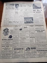 Cumhuriyet Gazetesi - 2 Kasım 1960 - Nadir Nadi Köşe Yazısı - Milli Komite Üniversitelerden Tasfiye Edilecek Üyeleri Senatolara Bıraktı - Fuat Köprülü Ve Haçopulos Dün Adnan Menderes'i İtham Ettiler - Ankara Üniversitesi Dün Törensiz Açıldı - Yassıada İntibaları Yazan Cevat Fehmi Başkut ve Yaşar Kemal - Ali Ulvi'nin Fırçası İle Haçopulos - Hizmetçi Linda Naciye Aydan Ve Hemşire Fatma Dünkü Duruşmada Şahitlik Ederken - Ortadoğu Teknik Üniversite Rektörü Turhan Feyzioğlu'nun İstifası Kabul Edilmedi -  - Sabah Şarkısı Yazan Taylor Caldwell Yazı Dizisi - Batı Almanya Başbakanı Adenauer NATO Günün İhtiyaçlarında Cevap Verecek Hale Getirilmelidir Dedi - Kraliçe Elizabeth Parlamentoda Konuştu - Bay Oscar Karikatür -Resimli Roman Başkasının Günahı Çizen Yves Sayol Yazı Dizisi - 55 Milli Takımın Katıldığı 1962 Dünya Kupası Maçları Ne Durumda - Basketbolda Fenerbahçe Galatasaray Bu Hafta Oynayacak - Radyoda Spor Spikerleri - Puppo Sandro Muvakkat Antrenör - Willy Meisl İle Bir Konuşma