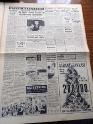 Cumhuriyet Gazetesi - 5 Kasım 1960 - Hasan Polatkan'ın Yolsuzluk Davasına Dün Sabah Başlandı - Hasan Polatkan Ve Vinileks Şirketi Ortakları Bütün İddiaları Reddettiler - Vinileks Yolsuzluğu Sanıkları Yassıada'daki Dünkü Duruşma Sırasında Sanık Mahallinde Fotoğraf - Yassıada İntibaları Yazan Yaşar Kemal - Yassıada'yı İdare Edenler Yassıada Kumandanı Yarbay Tarık Güryay - Türkiye Nike Füze Taburu Amerika'da Başarılı Atışlar Yaptı Ve Döndü - Rusya'da Hükümet Darbesi Söylentileri -  - Amerikan Seçimlerini Kim Kazanacak - Fransız Müslüman Mebusların Teklifi De Gaulle Derhal Cezayir İle Müzakerelere Girişmelidir - At Yarışlarını Belediyeler Tertip Edecek - Milli Birlik Üyesi Kurmay Albay Alparslan Türkeş Bir Konferans Verdi  - Ankara Hastanesi Milli Savunmaya Devredildi - Şehir Tiyatrosu Kral Lear Oyunu - Yelkende Büyük Temaslar Yunan Veliahtı Constantin Geliyor - Her Şeye Rağmen Dev Basketbol Maçı Fenerbahçe Galatasaray - Şeref Görkey Beşiktaş'a Menajer Oldu - Williams Traş Kremi -Auer Soba