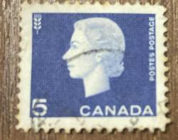 Kanada Pulu - Canada Stamp - Postadan Geçmiş Pul Filateli - DAMGALI - KRALİÇE II. ELIZABETH TEMALI KANADA PULU, 5 PARA - YABANCI PULLAR-NOSTALJİK DOĞUM GÜNÜ HEDİYESİ