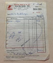 BENZİN FATURASI - 2 EKİM 1986 - PULATLILAR PETROL VE TİC.A.Ş. - PETROL OFİSİ BAYİLİĞİ - BOLU - OSMAN FAHİR SEDEN, O.F.S. PRODÜKSİYON - BEYOĞLU, İSTANBUL - ISLAK İMZALI, KAŞELİ - 18 x 24 cm EBATLI ORİJİNAL FATURA - TÜRK SİNEMA - FİLM TARİHİ
